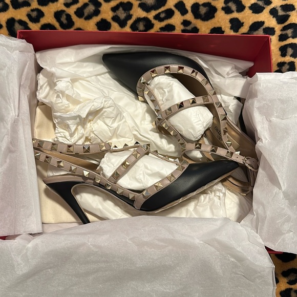 Valentino Rockstud Heels - Picture 3 of 6